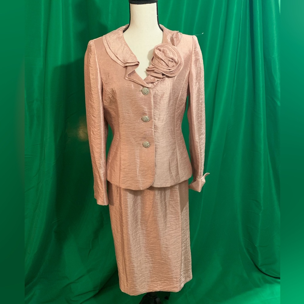 Kasper Two Piece Suit size 6